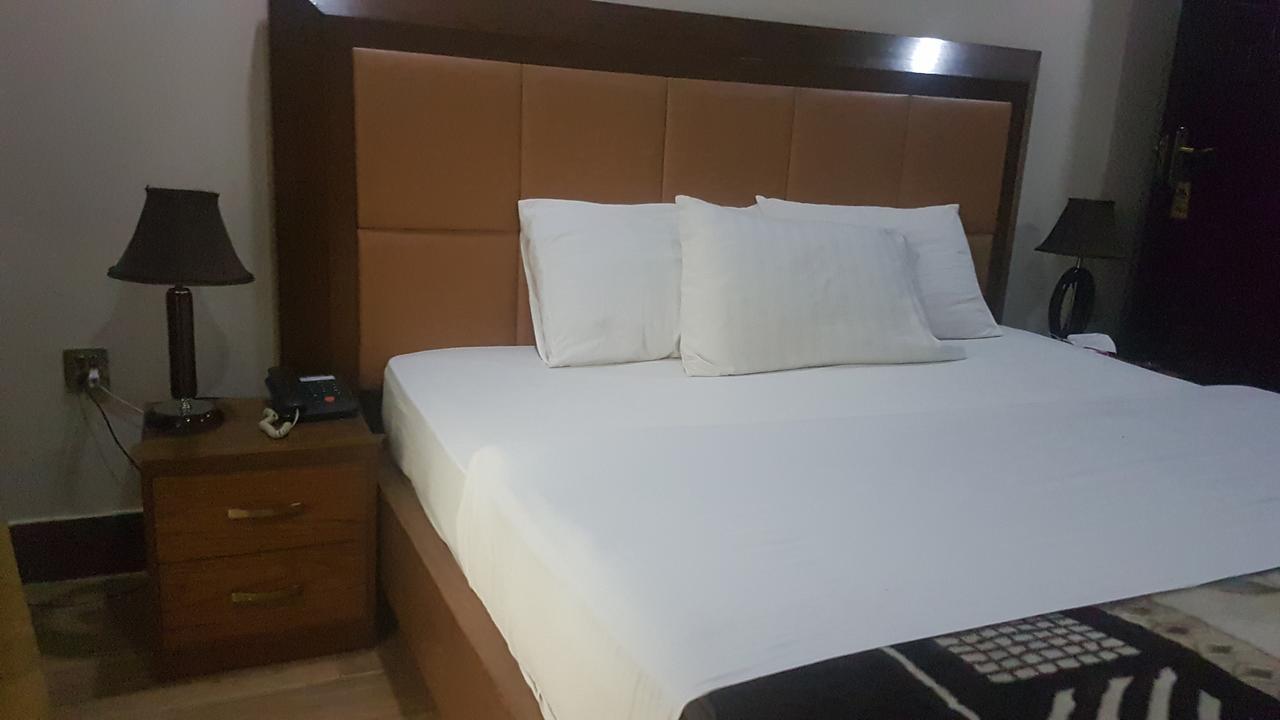 Midtown Hotel Rawalpindi Exterior photo