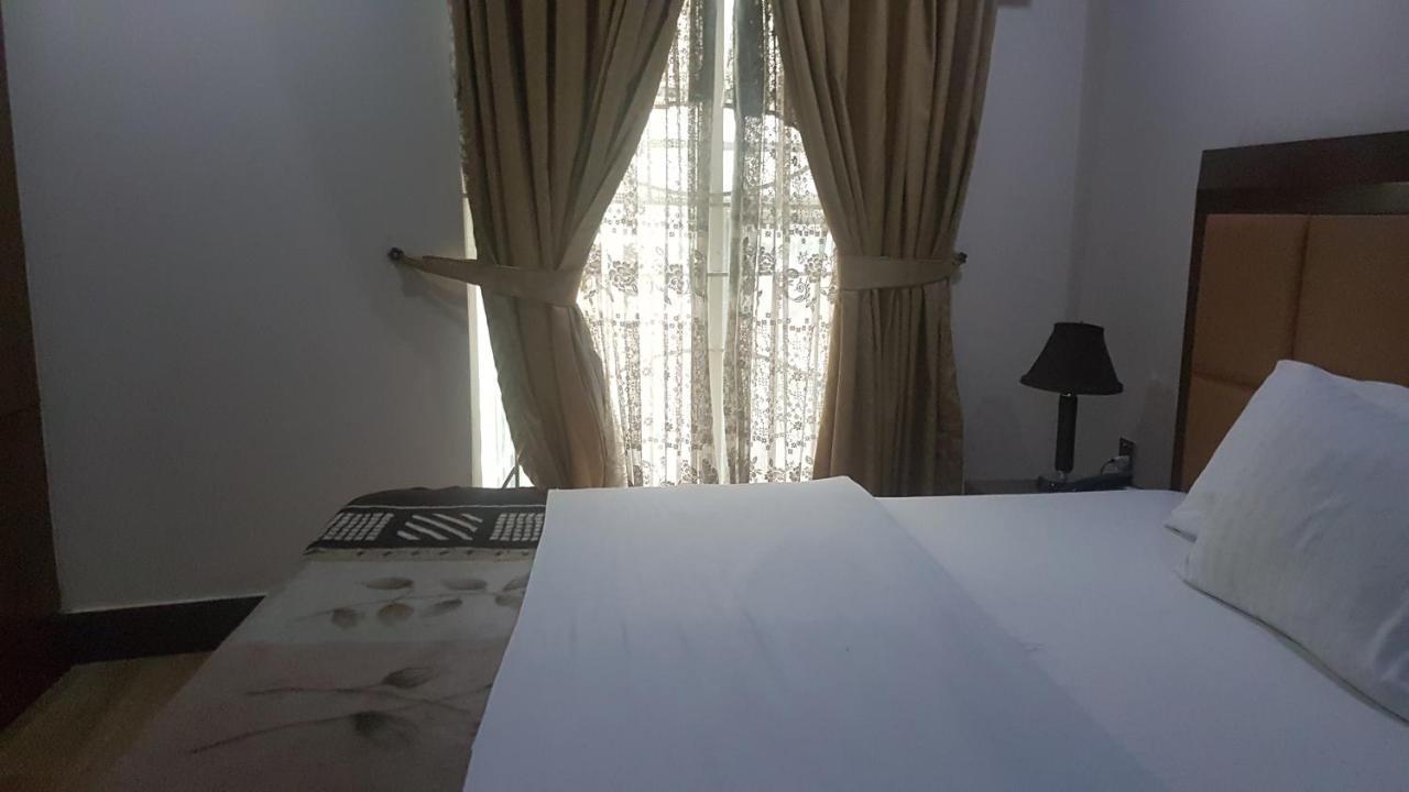 Midtown Hotel Rawalpindi Exterior photo